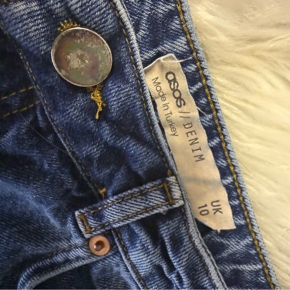 ASOS Denim High Rise Daisy Embroidered Cutoff Shorts – Size US 6 - Picture 3 of 6